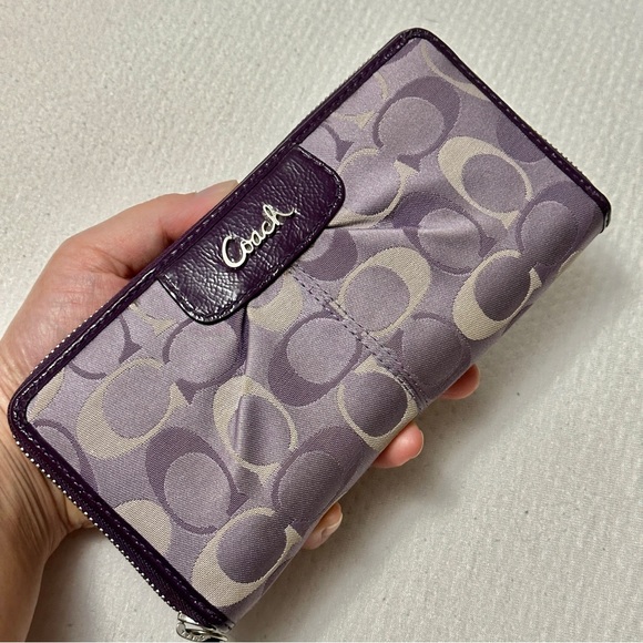 Authentic Coach Wallet - Picture 10 of 10